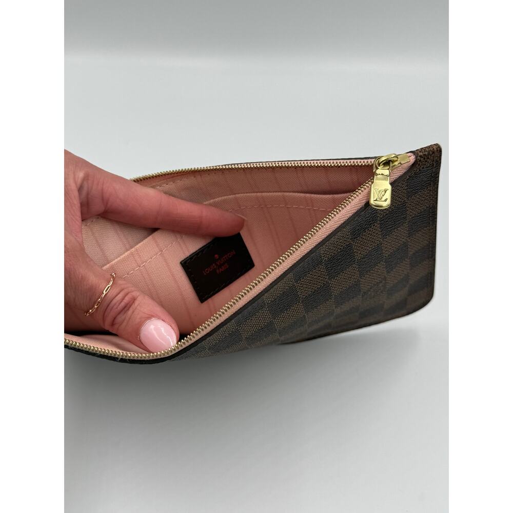 Louis Vuitton Neverfull MM/GM Zipped Pouch, Damier Ebene Rose Ballerine - Picture 6 of 11